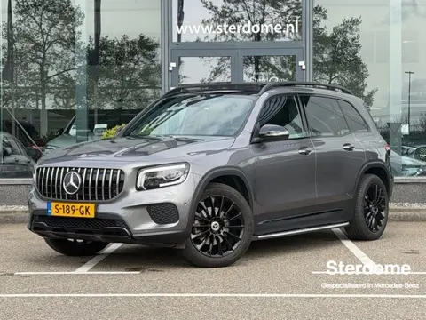 Mercedes-Benz GLB 200 Premium I Panorama dak I Widescreen I Stoelverwarming I AMG Look Velgen l Pana