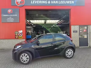 Toyota Aygo X 1.0 VVT-i MT play Achteruitrijcamera/ Airco/ Apple Carplay-Android auto/ Rijklaarprijs
