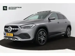 Mercedes-Benz GLA-klasse 250 e AMG Line (PANORAMADAK, SFEERVERLICHTING, STOELVERWARMING, ELEKTR STOE