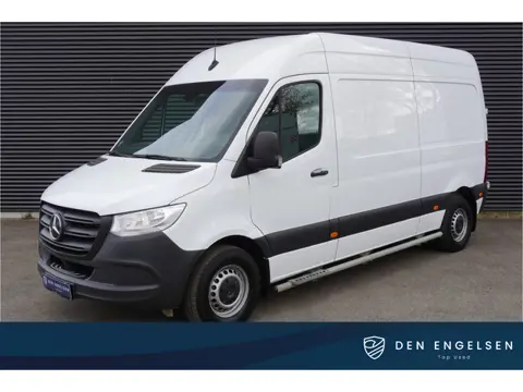 Mercedes-Benz eSprinter eSprinter L2H2 47kwh +/- 150km Actieradius Accu Airco Camera Sidebars 3-Zits