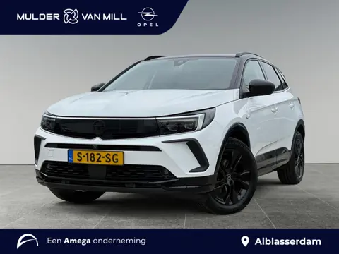 Opel Grandland GS 1.2 Turbo 130pk  TWO-TONE! | 360° CAMERA | TREKHAAK | VOORRUIT VERW. | NAVI | ISOF