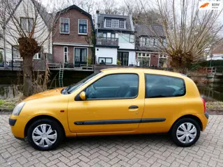 Renault Clio 1.2-16V Automaat Zuinig 4-Cilinder Nette auto
