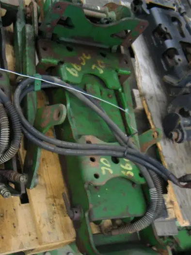 Hitch Pick-up hitch John Deere