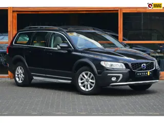 Volvo XC70 T5 FWD Summum | Dealer Onderhouden | Panoramadak | Automaat | Stoelverwarming | Rondom Pa