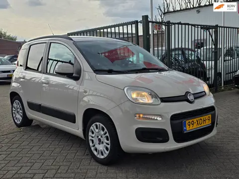 Fiat Panda 0.9 TwinAir Lounge 1e eigenaar navigatie uniek km org nl auto airco elektrische ramen cv 