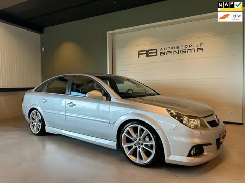 Opel Vectra GTS 1.8-16V EXECUTIVE-uitv|NAVIGATIE|CLIMA AIRCO|CRUISECONTROL|TREKHAAK|LM-VELG|XENON|HA