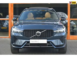 Volvo XC60 T6 Hybride AWD Plus Dark | Geventileerde stoelen | Panoramadak | Trekhaak | Stoel + Stuur