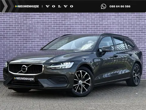Volvo V60 2.0 B3 Momentum | Stoel/stuur verwarming | Adaptieve cruise | Parkeersensoren V+A | Parkee