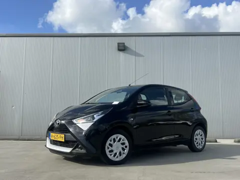 Toyota Aygo 1.0 VVT-i x-play | Apple Carplay/Android Auto