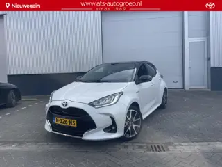 Toyota Yaris 1.5 Hybrid Executive , Bi-Tone