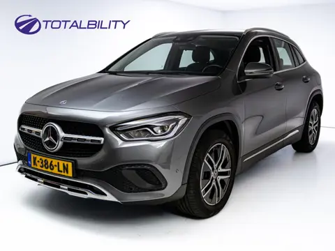 Mercedes-Benz GLA 200 Business Solution Luxury | Nieuw Model | Led-high performance | Stoelverwarmin