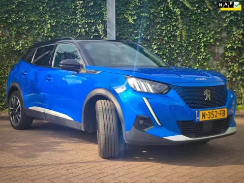 Peugeot E-2008 EV GT Pack 50 kWh 3 Fase | Pano | Stoelverw | Camera