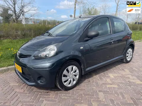 Toyota Aygo 1.0 VVT-i Now-Airco-NAP