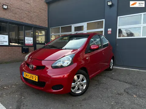 Toyota Aygo 1.0-12V Aspiration Red