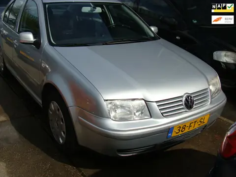 Volkswagen Bora 2.0 Comfortline autom elek pak airco nap apk