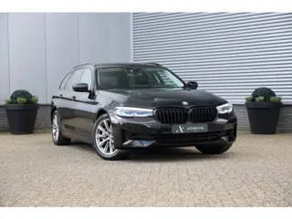 BMW 5 Serie Touring 530e Executive Black Edition 292PK NAP|Sportstoelen|Stoelv|SOH 98%