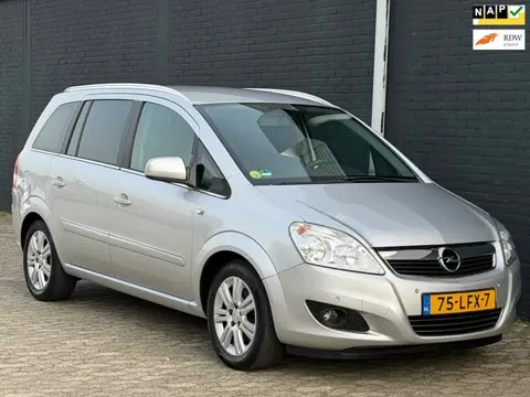 Opel Zafira 1.8 Cosmo LEER NAVI TREKHAAK PDC CRUISE-CONTROL
