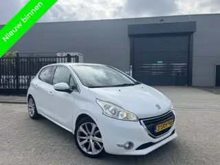 Peugeot 208 1.6 e-HDi Allure 6Bak Stoelverw. Leer JBL Clima 120PK