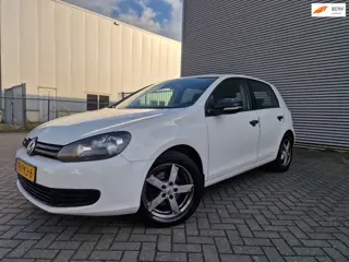 Volkswagen Golf 1.6 TDI Trendline CARPLAY NAVI BOEKJES