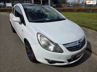 Opel Corsa 1.2-16V Cosmo airco