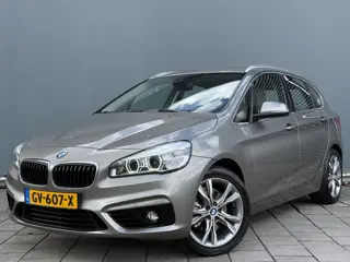 BMW 2 Serie Active Tourer BWJ 2015 | 220i 192PK Sport AUTOMAAT | PANO DAK | TREKHAAK | LEER | SPORTS