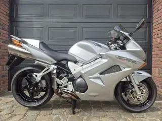 Honda VFR 800 FI VFR800 VTEC Concoursstaat (bj 2004)