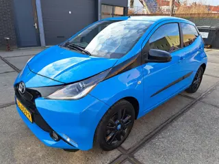 Toyota Aygo 1.0 VVT-I-X SPECIALE UITVOERING NIEUWSTAAT 5 DEURS AIRCO NAVIGATIE