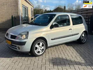 Renault Clio 1.2 Extreme | rijd en schakelt | lange apk | gewoon goedkoop rijden !