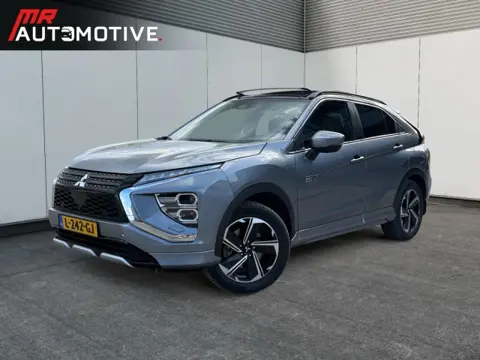 MITSUBISHI ECLIPSE CROSS 2.4 PHEV Instyle + / Dak, Leer, Adap. Cruise, Camera, Trekhaak
