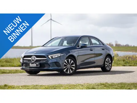 Mercedes-Benz A-klasse 250 e Business Line CARPLAY / CAMERA / LEER / DEALER ONDERHOUDEN