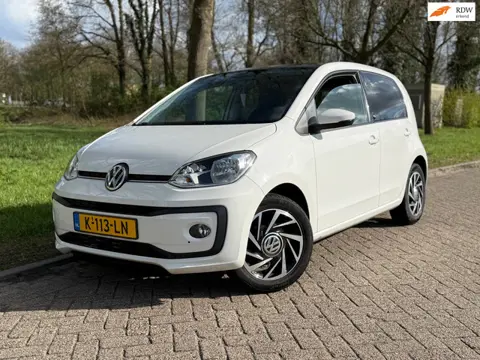 Volkswagen Up! 1.0 BMT high up! (bj 2017) AUTOMAAT / AIRCO / STOELVERWARMING