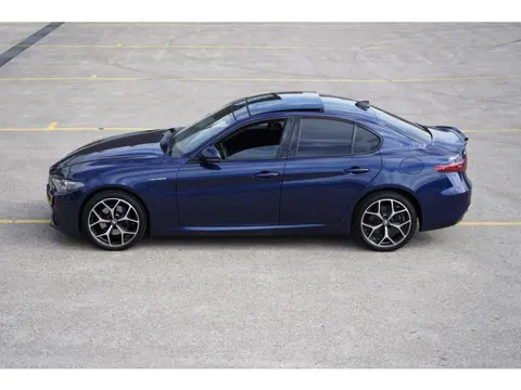 Alfa Romeo GIULIA 2.0 T AWD Veloce Q4 Skywindow