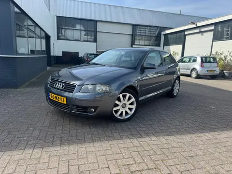 Audi A3 1.6 FSI Ambition Open dak Airco