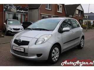 Toyota Yaris 1.3 VVTi Sol MMT