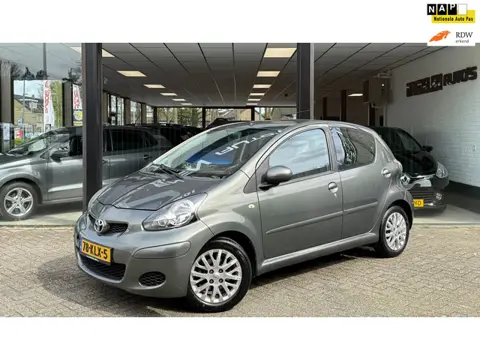 Toyota Aygo 1.0-12V Aspiration Green AUTOMAAT | ALCANTARA | NAP