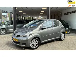 Toyota Aygo 1.0-12V Aspiration Green AUTOMAAT | ALCANTARA | NAP