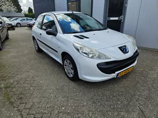 Peugeot 206 + 1.1 XR