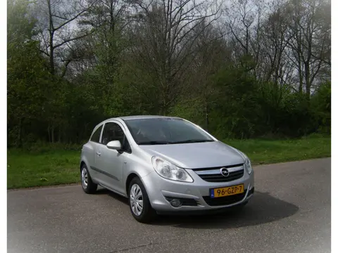 Opel Corsa 1.2-16V Business . AUTOMAAT . Airco . Cruiscontrol enz