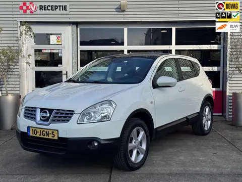 Nissan Qashqai 1.6 Connect Edition / Pano / Camera / Navi / Trekhaak