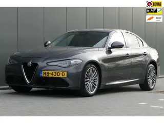Alfa Romeo Giulia 2.2 Eco Business Super NAP Leder Navi Camera Dealer onderhouden