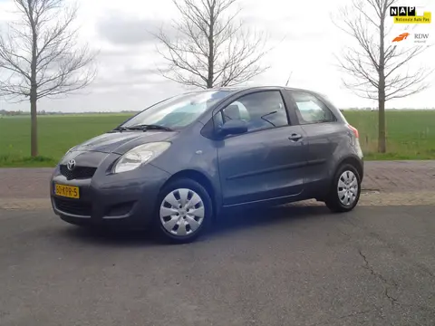 Toyota Yaris 1.3 VVTi Aspiration / Airco / Hoge zit / 6 versnellingen.