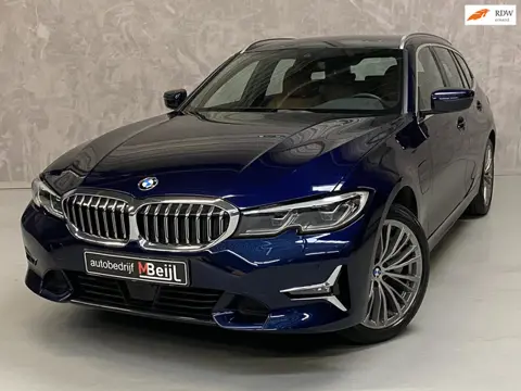 BMW 3-serie Touring 330e Business Edition Plus /Laser /Leder /Individual