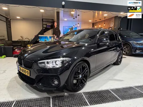 BMW 1-serie 118i High Executive M-Sport|Pano|Leder|Stoelverw|Carplay|Full