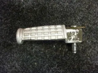 DUO VOETSTEUN LINKS Triumph Sprint ST 955 1999 - 2005