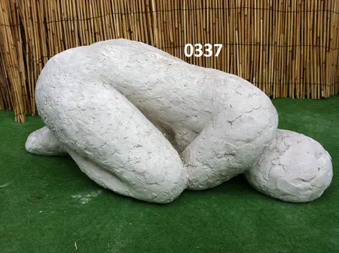 Vrouw kunstbeeld. nr 0337.