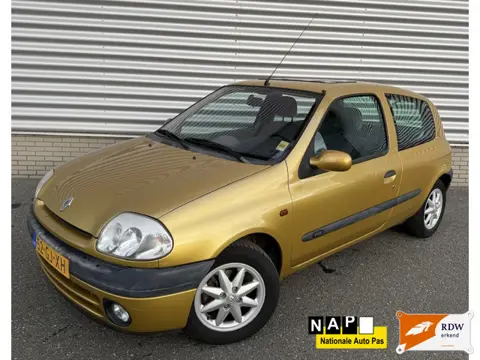 Renault Clio 1.4-16V AUTOMAAT | AIRCO | NAP | TREKHAAK