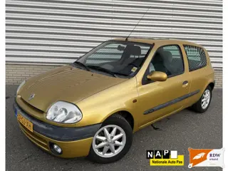 Renault Clio 1.4-16V AUTOMAAT | AIRCO | NAP | TREKHAAK