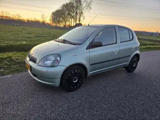 Toyota Yaris 1.0-16V VVT-i Luna 5 deurs Airco