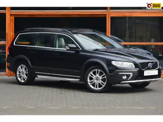 Volvo XC70 T5 FWD Summum | Dealer Onderhouden | Panoramadak | Automaat | Stoelverwarming | Rondom Pa