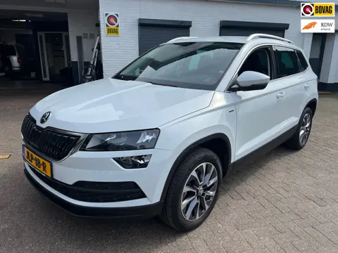 Skoda KAROQ 1.5 TSI ACT Edition Trekhaak/ adapt.cruise /Clima/Carplay.